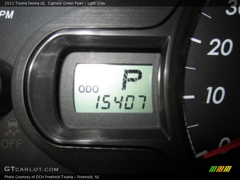 Cypress Green Pearl / Light Gray 2011 Toyota Sienna LE