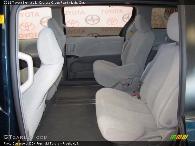 Cypress Green Pearl / Light Gray 2011 Toyota Sienna LE
