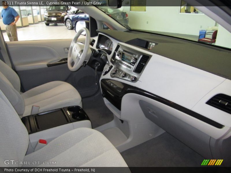 Cypress Green Pearl / Light Gray 2011 Toyota Sienna LE