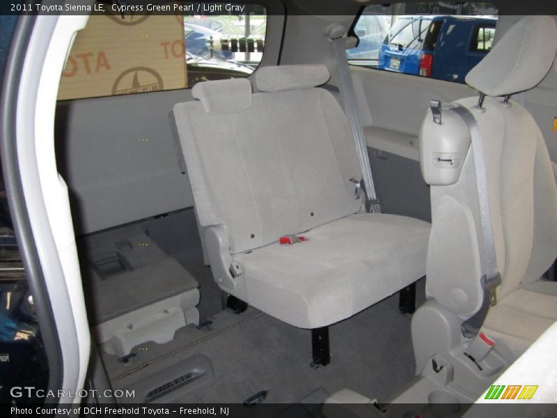 Cypress Green Pearl / Light Gray 2011 Toyota Sienna LE