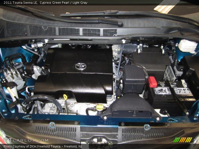 Cypress Green Pearl / Light Gray 2011 Toyota Sienna LE