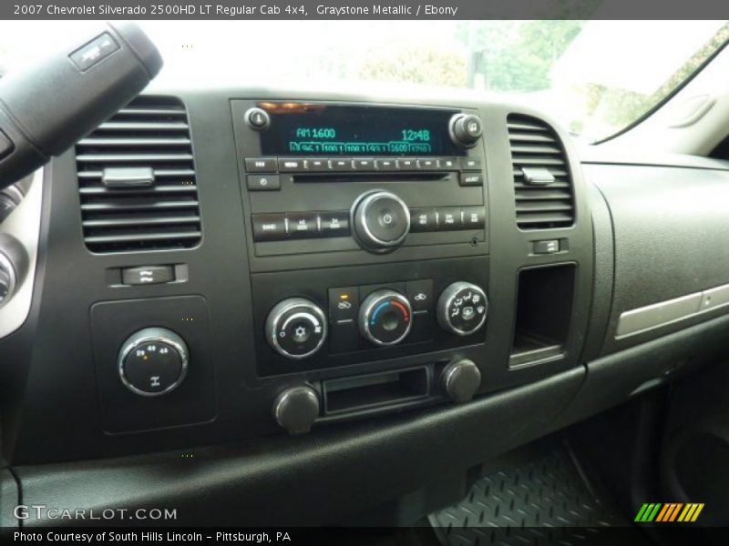 Controls of 2007 Silverado 2500HD LT Regular Cab 4x4