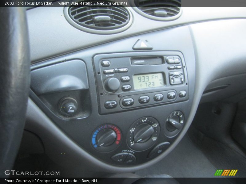 Controls of 2003 Focus LX Sedan