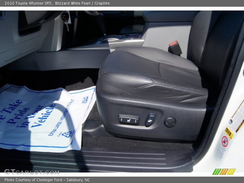 Blizzard White Pearl / Graphite 2010 Toyota 4Runner SR5