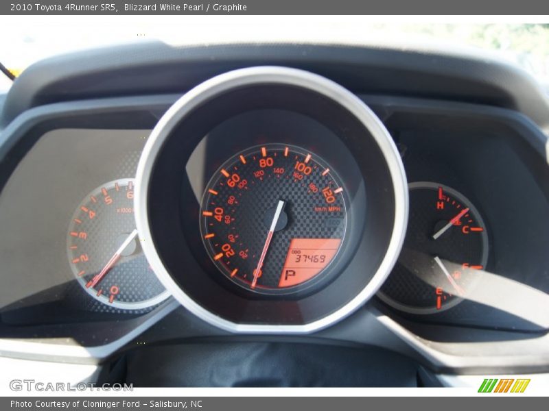 Blizzard White Pearl / Graphite 2010 Toyota 4Runner SR5