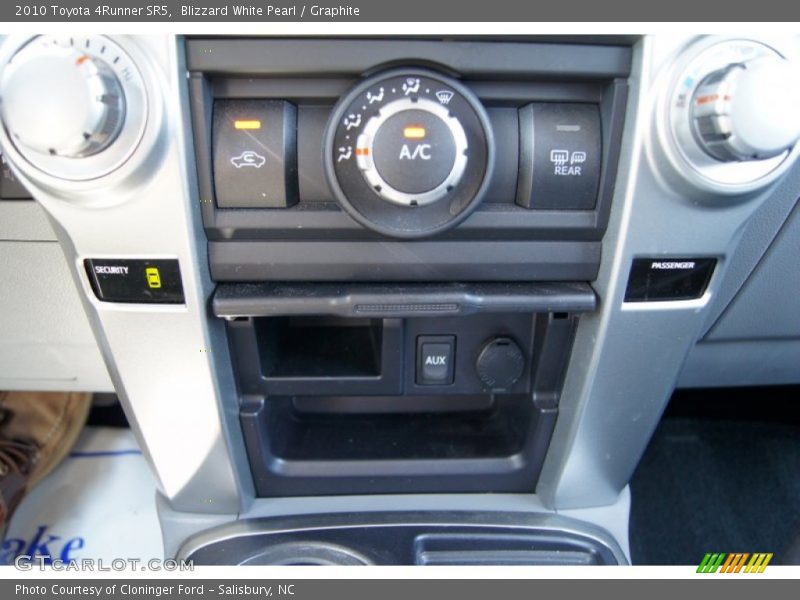 Blizzard White Pearl / Graphite 2010 Toyota 4Runner SR5