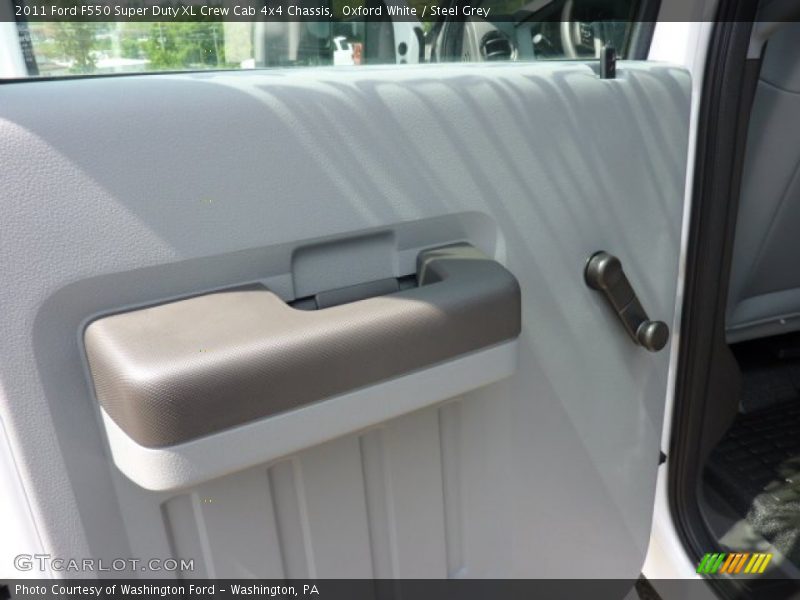 Door Panel of 2011 F550 Super Duty XL Crew Cab 4x4 Chassis