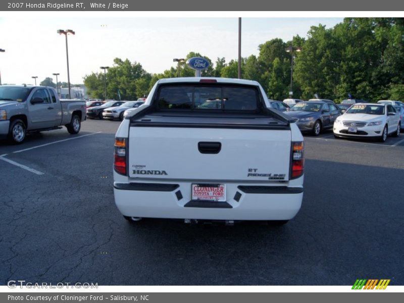 White / Beige 2007 Honda Ridgeline RT