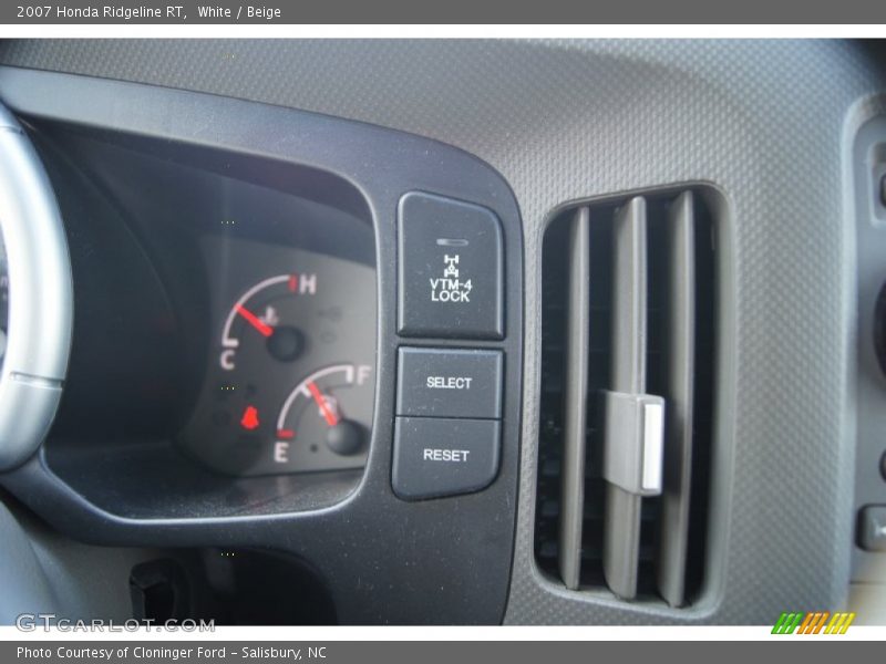 White / Beige 2007 Honda Ridgeline RT