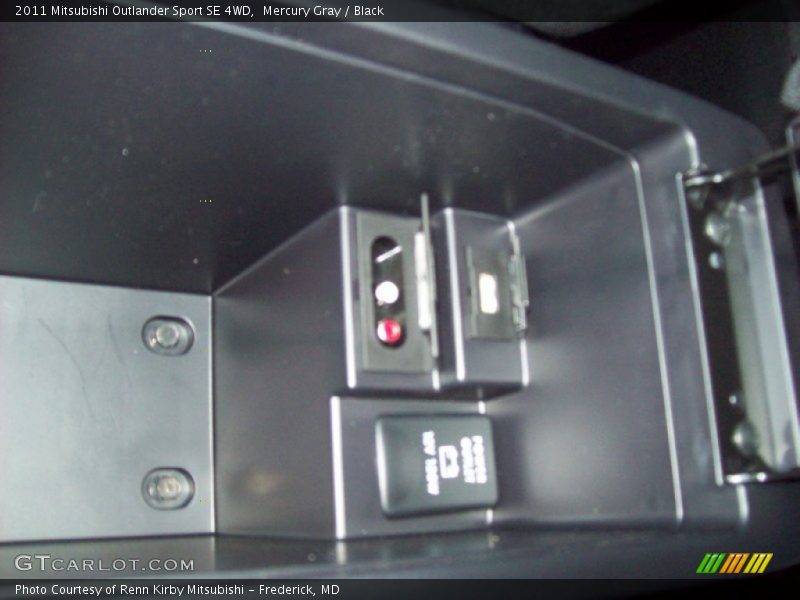 Mercury Gray / Black 2011 Mitsubishi Outlander Sport SE 4WD