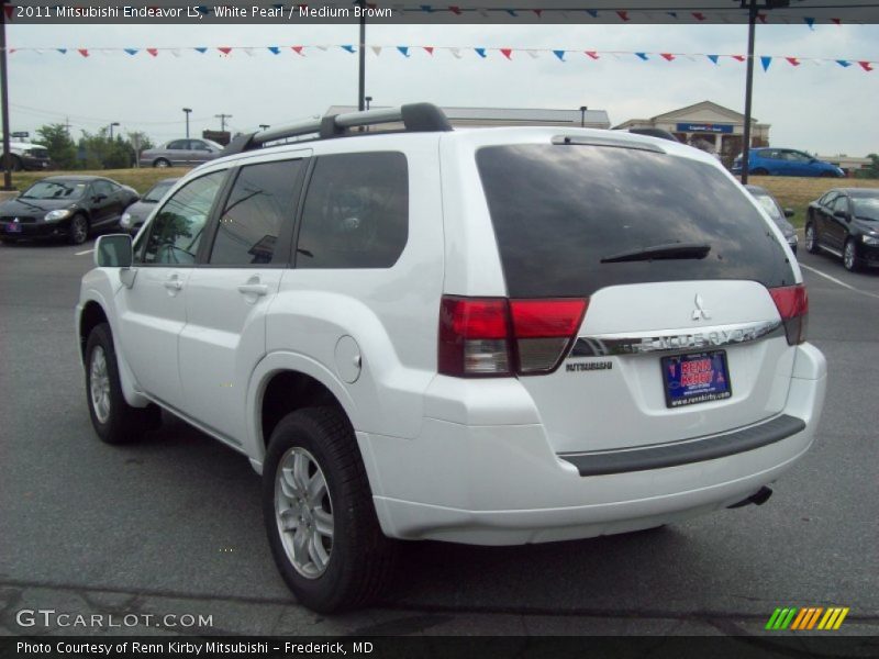 White Pearl / Medium Brown 2011 Mitsubishi Endeavor LS