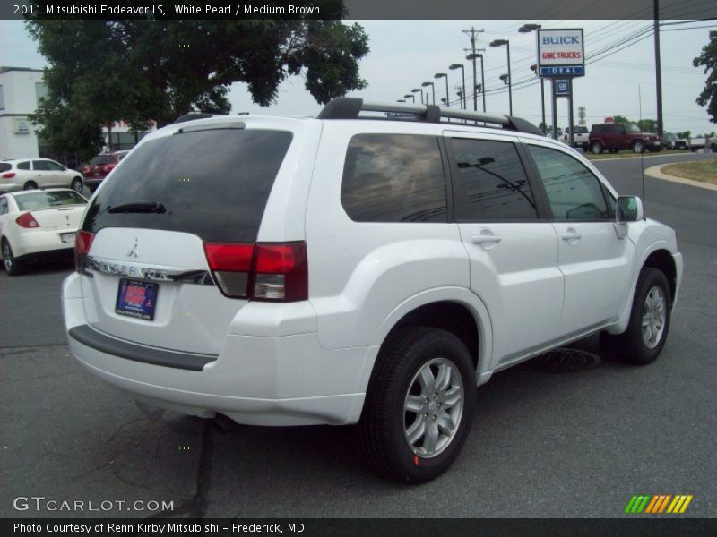 White Pearl / Medium Brown 2011 Mitsubishi Endeavor LS