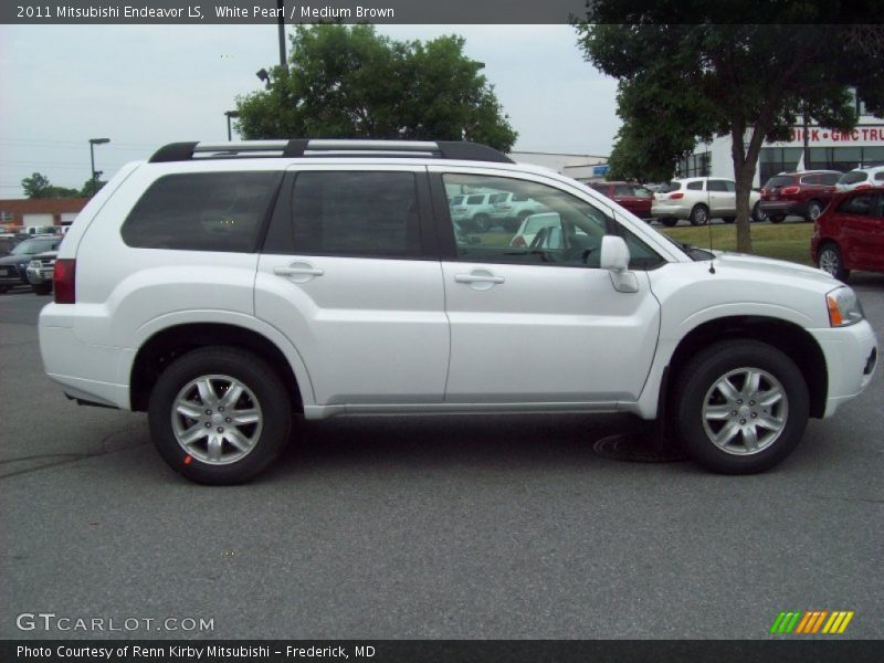 White Pearl / Medium Brown 2011 Mitsubishi Endeavor LS