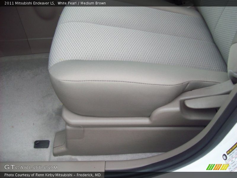 White Pearl / Medium Brown 2011 Mitsubishi Endeavor LS