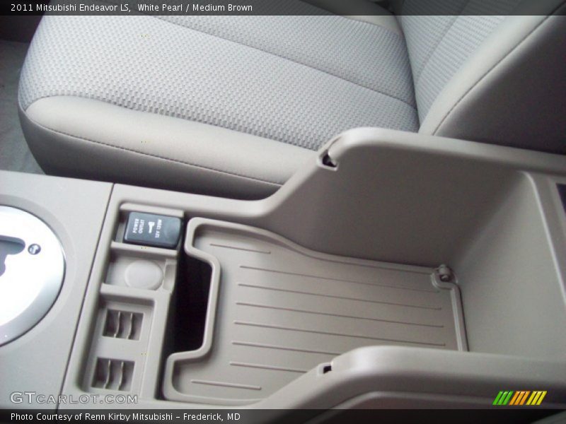 White Pearl / Medium Brown 2011 Mitsubishi Endeavor LS