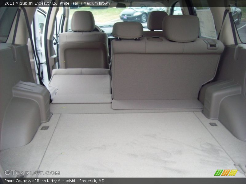 White Pearl / Medium Brown 2011 Mitsubishi Endeavor LS