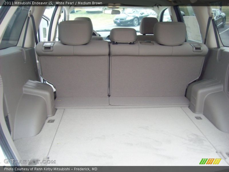 White Pearl / Medium Brown 2011 Mitsubishi Endeavor LS