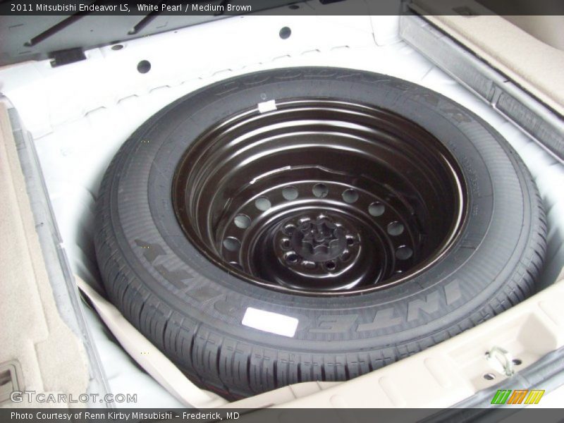 White Pearl / Medium Brown 2011 Mitsubishi Endeavor LS