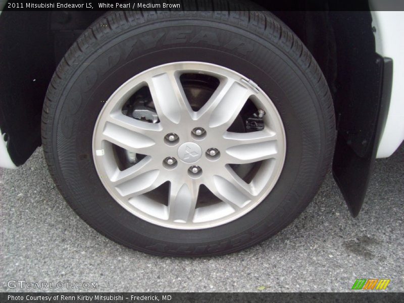 White Pearl / Medium Brown 2011 Mitsubishi Endeavor LS