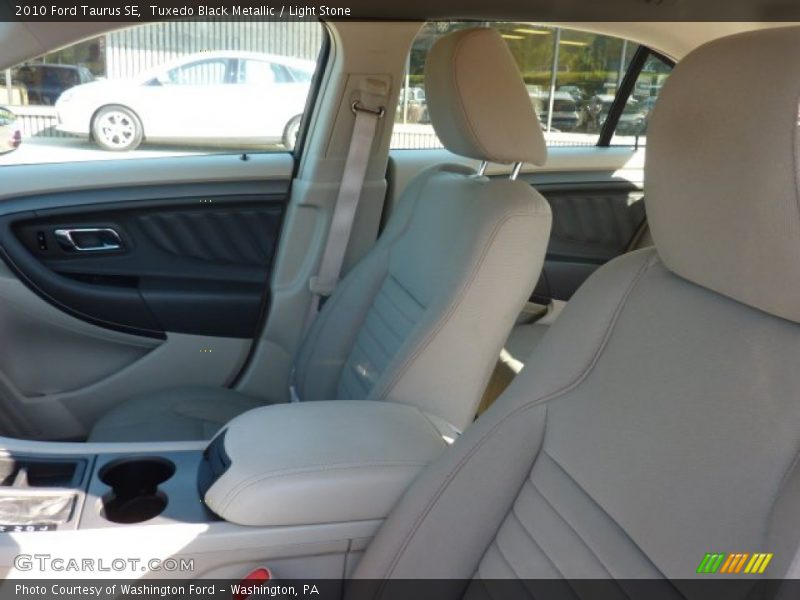 Tuxedo Black Metallic / Light Stone 2010 Ford Taurus SE