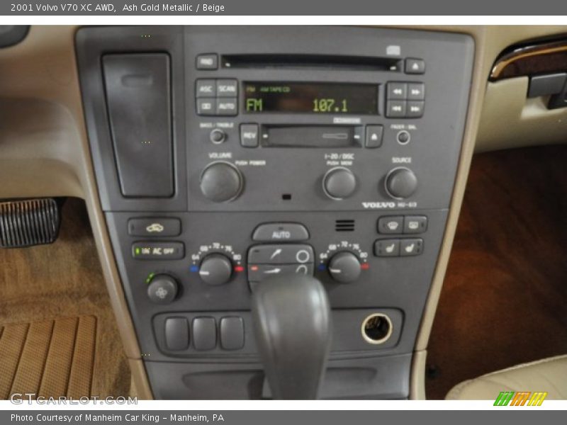 Ash Gold Metallic / Beige 2001 Volvo V70 XC AWD