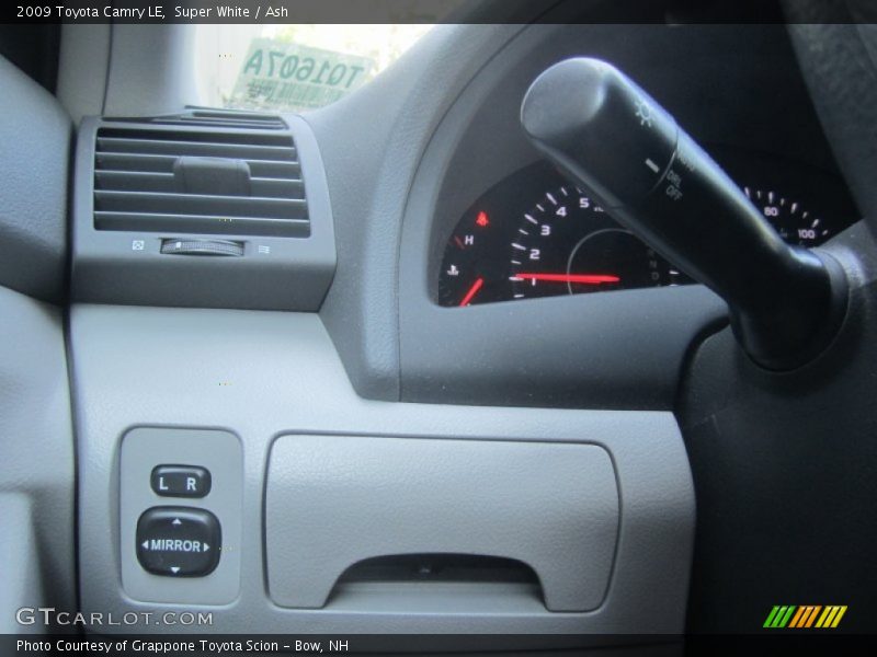 Super White / Ash 2009 Toyota Camry LE