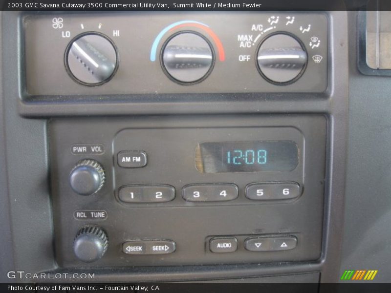 Controls of 2003 Savana Cutaway 3500 Commercial Utility Van