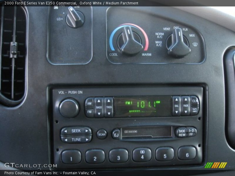 Oxford White / Medium Parchment 2000 Ford E Series Van E350 Commercial