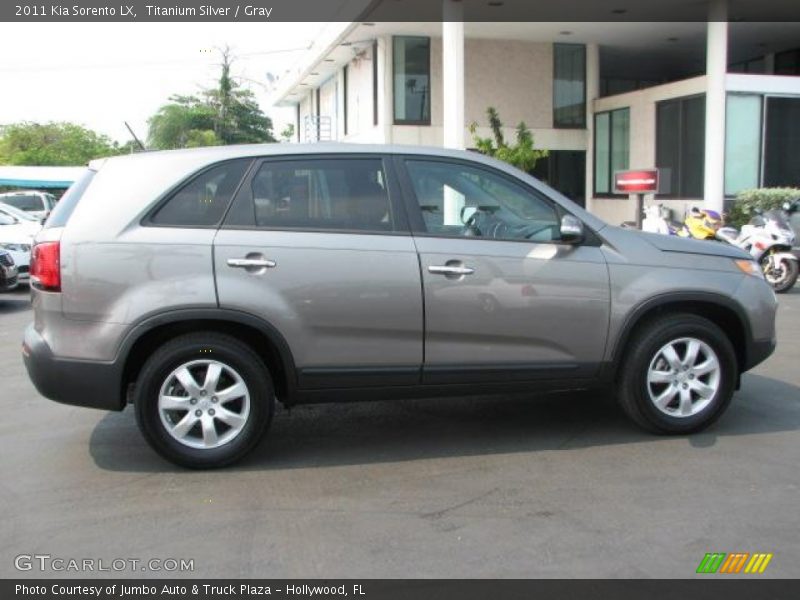 Titanium Silver / Gray 2011 Kia Sorento LX