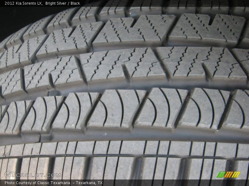 Bright Silver / Black 2012 Kia Sorento LX