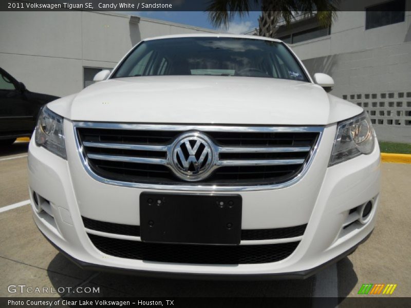 Candy White / Sandstone 2011 Volkswagen Tiguan SE