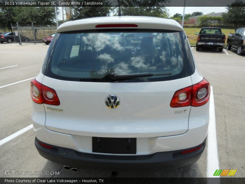 Candy White / Sandstone 2011 Volkswagen Tiguan SE