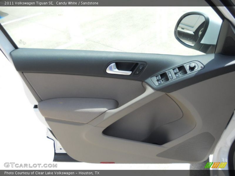 Candy White / Sandstone 2011 Volkswagen Tiguan SE