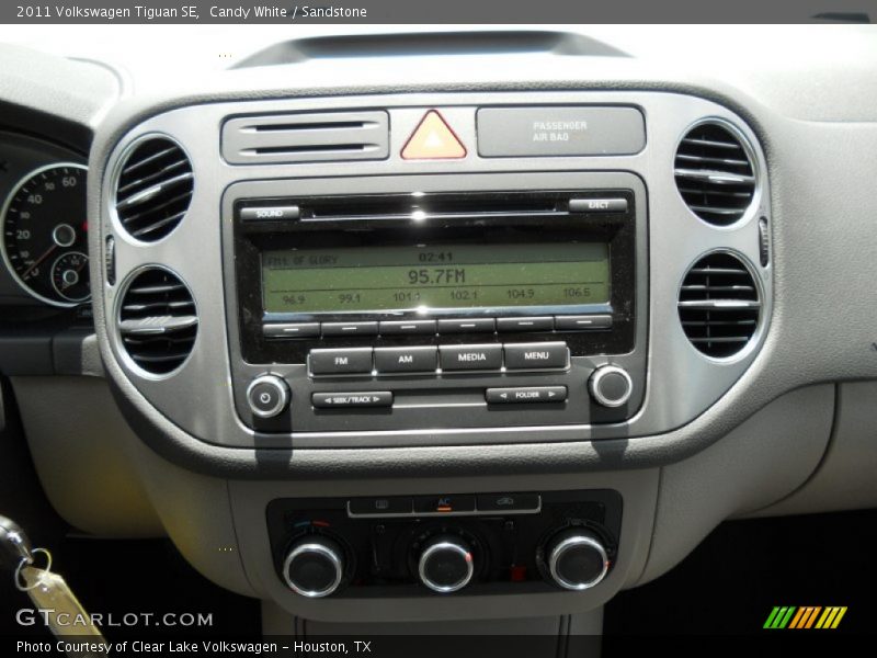 Candy White / Sandstone 2011 Volkswagen Tiguan SE