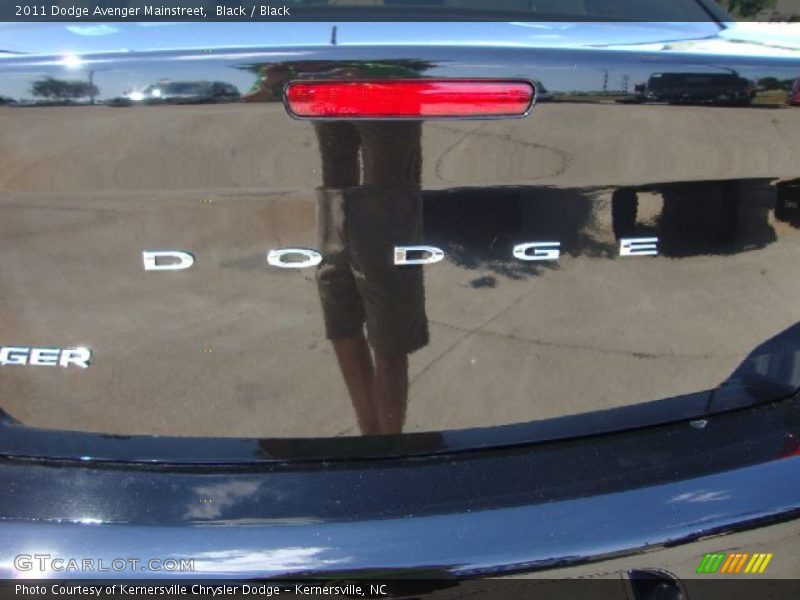 Black / Black 2011 Dodge Avenger Mainstreet