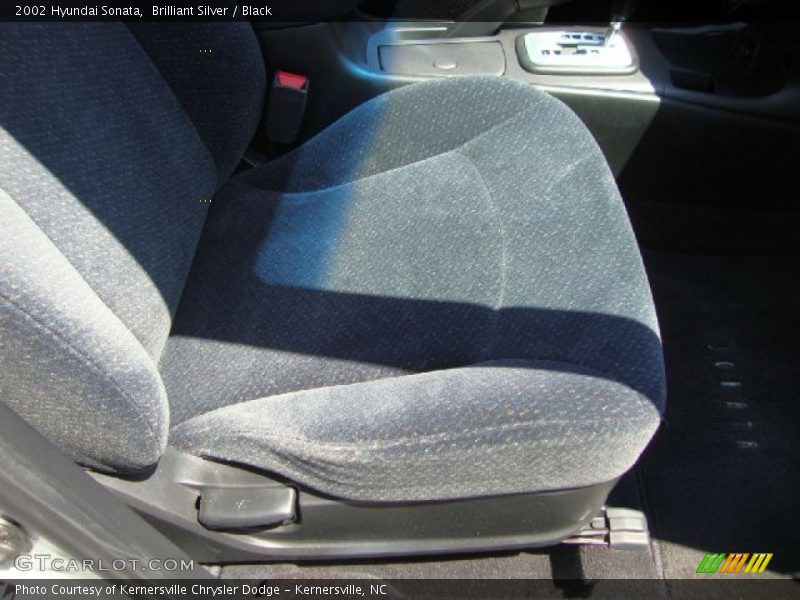 Brilliant Silver / Black 2002 Hyundai Sonata