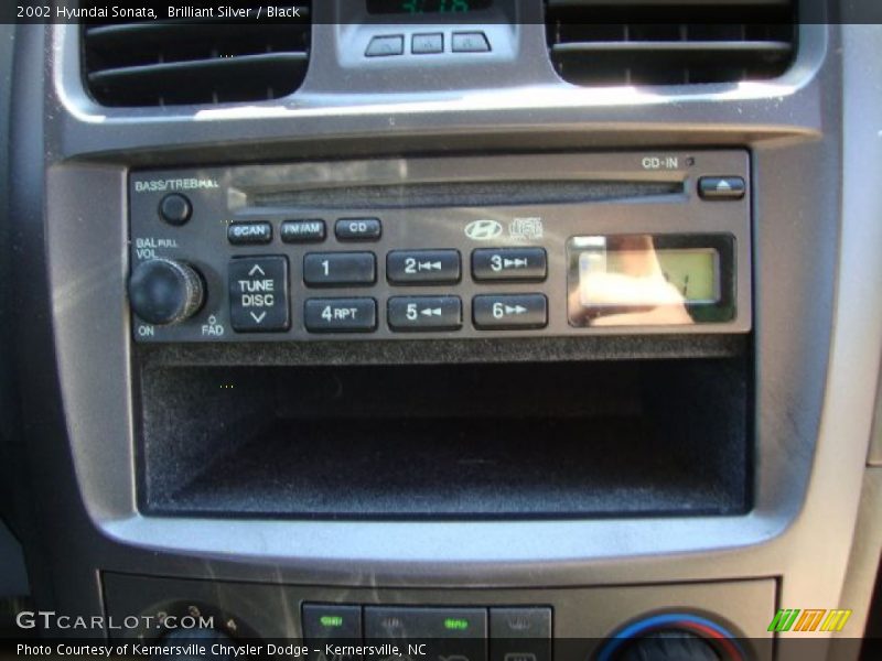 Brilliant Silver / Black 2002 Hyundai Sonata