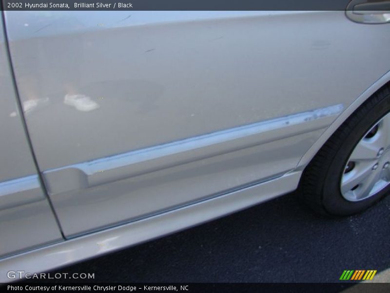 Brilliant Silver / Black 2002 Hyundai Sonata