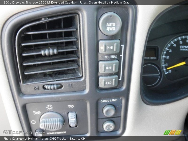 Controls of 2001 Silverado 1500 LS Extended Cab 4x4