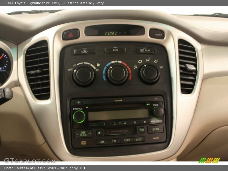 Bluestone Metallic / Ivory 2004 Toyota Highlander V6 4WD