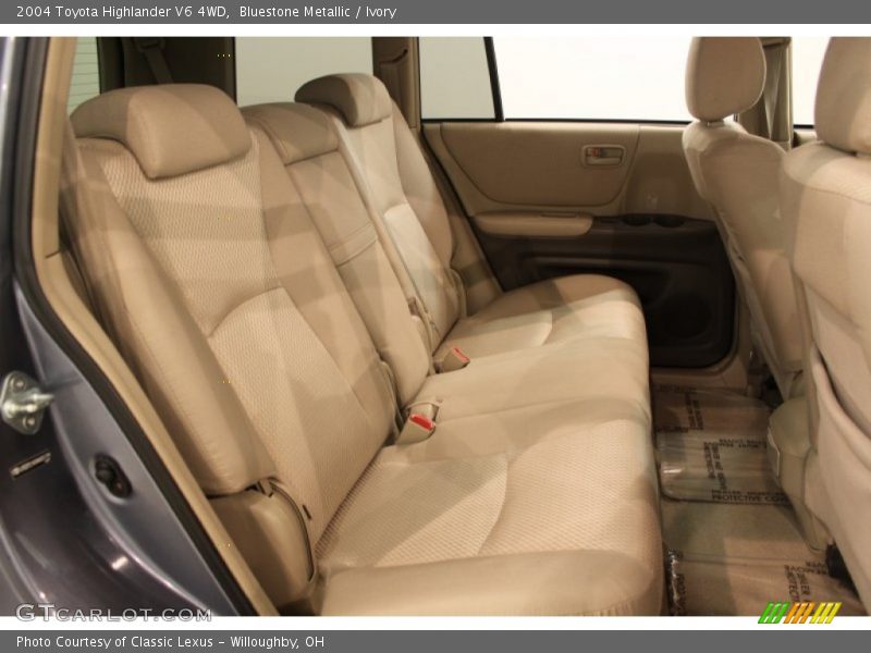 Bluestone Metallic / Ivory 2004 Toyota Highlander V6 4WD
