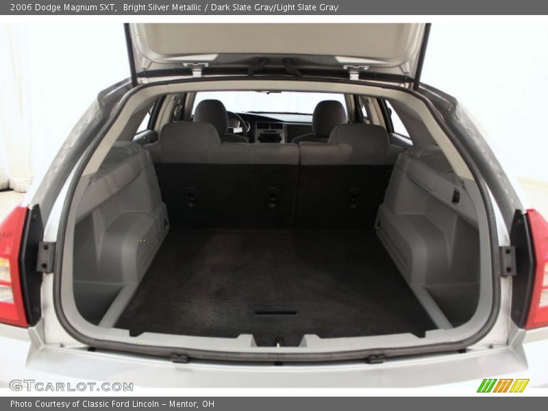  2006 Magnum SXT Trunk