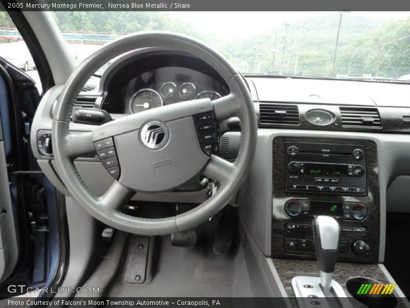 Dashboard of 2005 Montego Premier