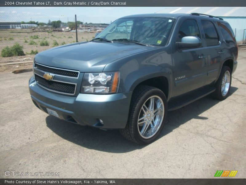 Front 3/4 View of 2004 Tahoe LT