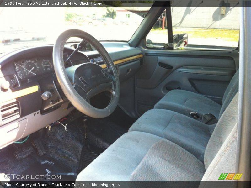 Black / Grey 1996 Ford F250 XL Extended Cab 4x4