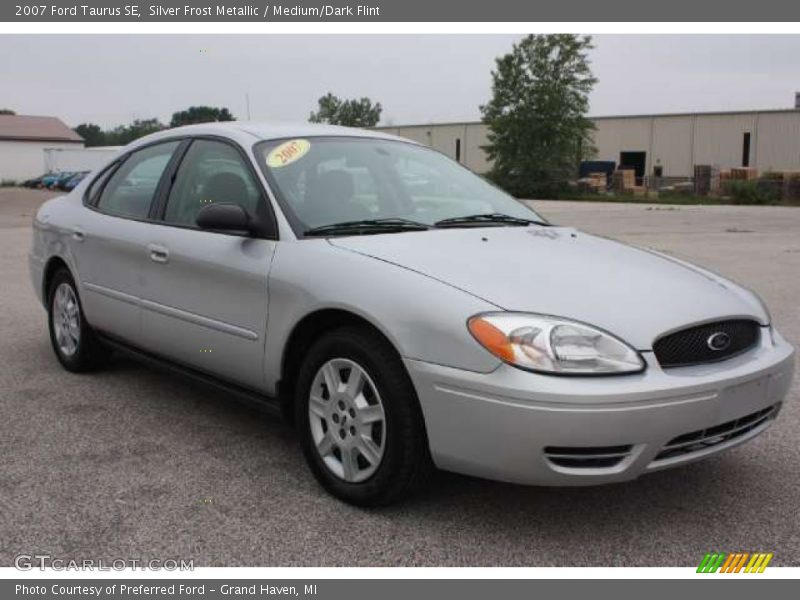 Silver Frost Metallic / Medium/Dark Flint 2007 Ford Taurus SE