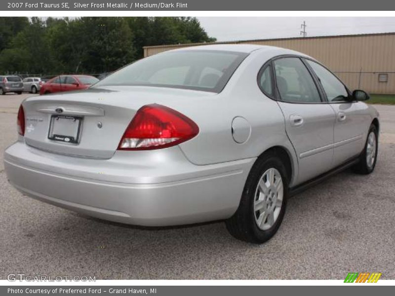 Silver Frost Metallic / Medium/Dark Flint 2007 Ford Taurus SE