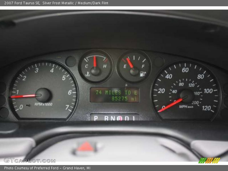 Silver Frost Metallic / Medium/Dark Flint 2007 Ford Taurus SE