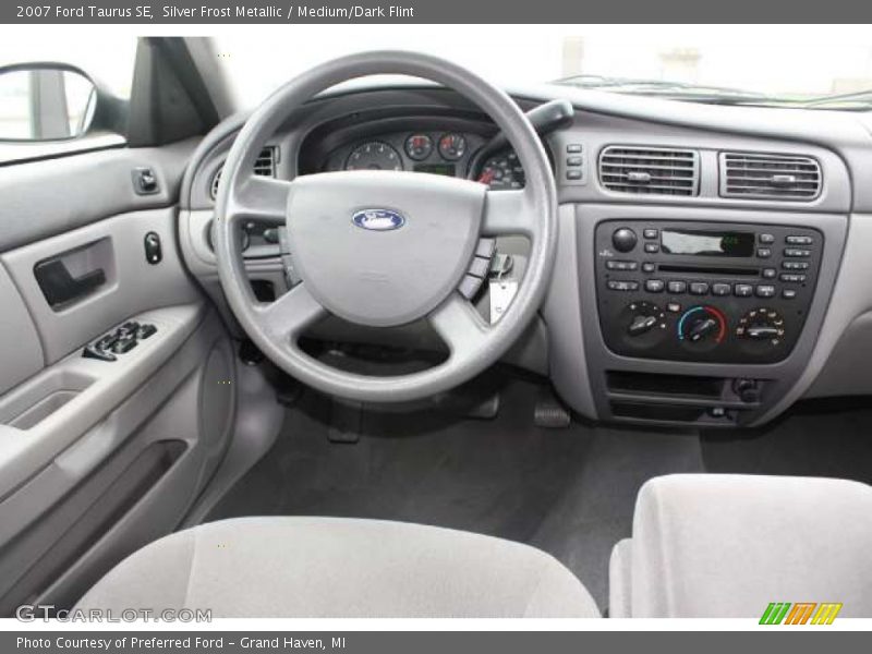 Silver Frost Metallic / Medium/Dark Flint 2007 Ford Taurus SE