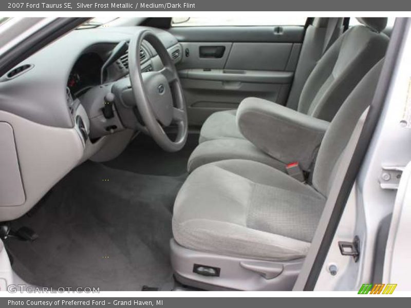 Silver Frost Metallic / Medium/Dark Flint 2007 Ford Taurus SE